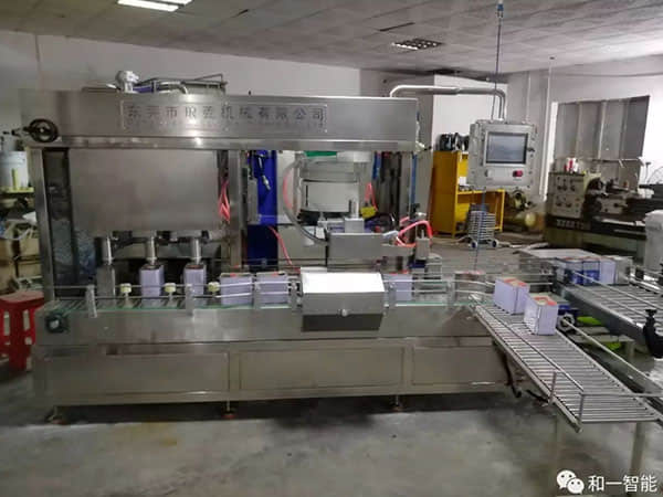 【号外】全自动油漆稀释剂灌装机生产线出货